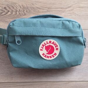 Kånken Green Crossbody Bag